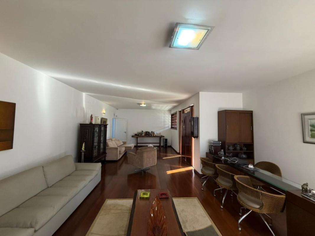 Casa, São Luiz (pampulha), 4 Quartos, 8 Vagas, 1 Suíte