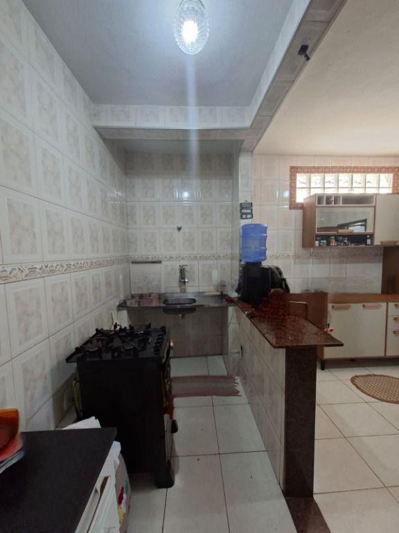 Casa, Centro, 4 Quartos, 0 Vaga