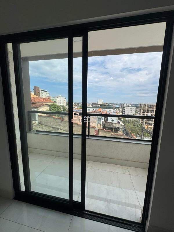 Apartamento, Barreiro, 3 Quartos, 2 Vagas, 1 Suíte