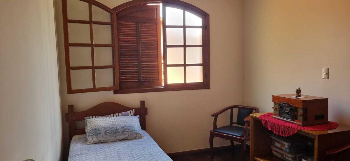 Casa, Esplanada, 8 Quartos, 2 Vagas, 1 Suíte