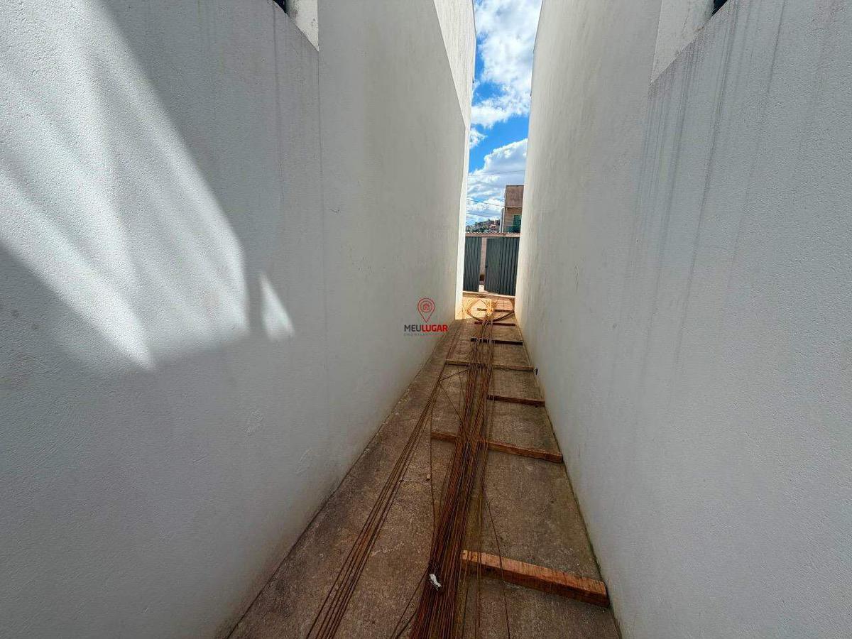 Casa, Novo Barreirinho, 3 Quartos, 1 Vaga, 1 Suíte
