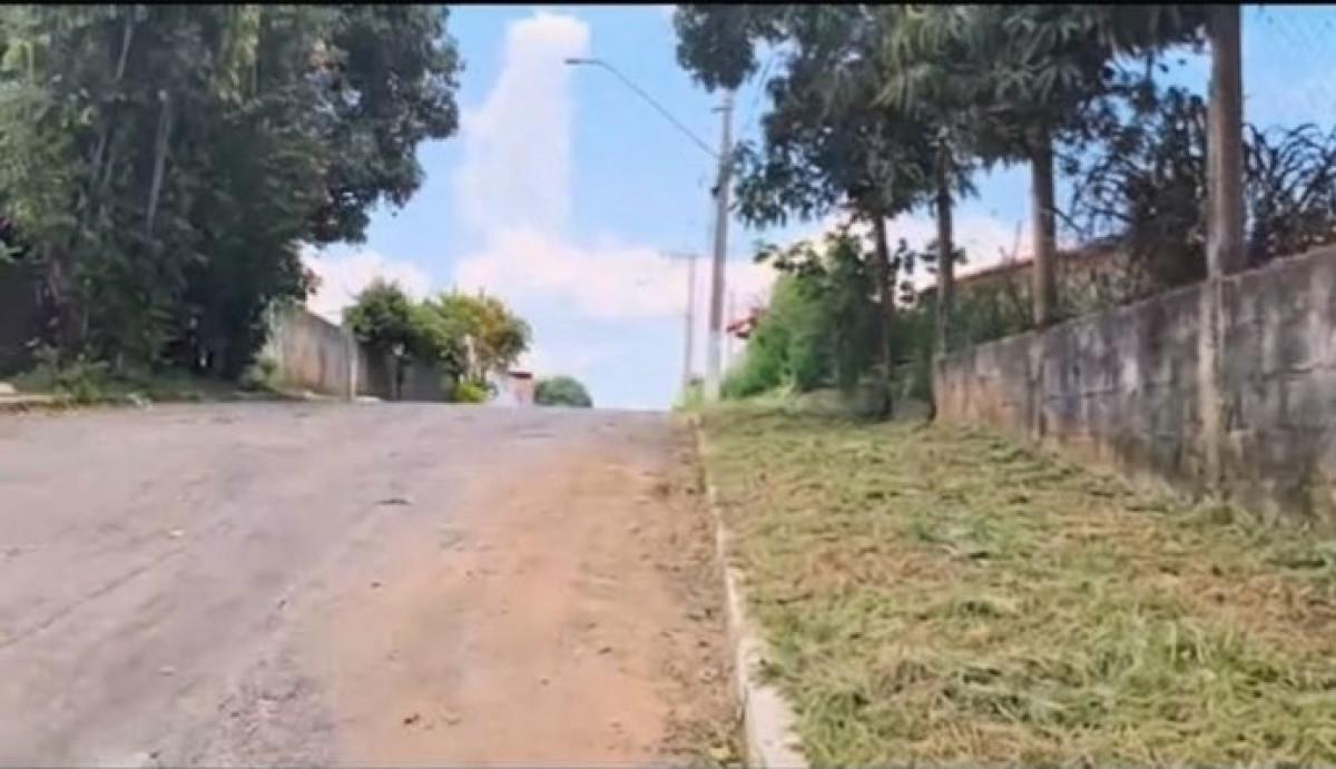 Lote, Centro, 0 Quarto, 3 Vagas