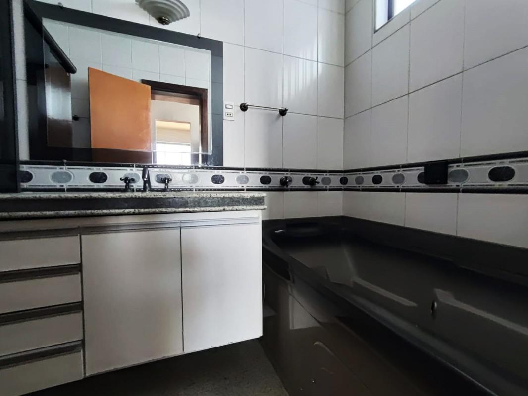 Casa, Inconfidentes, 5 Quartos, 8 Vagas, 2 Suítes