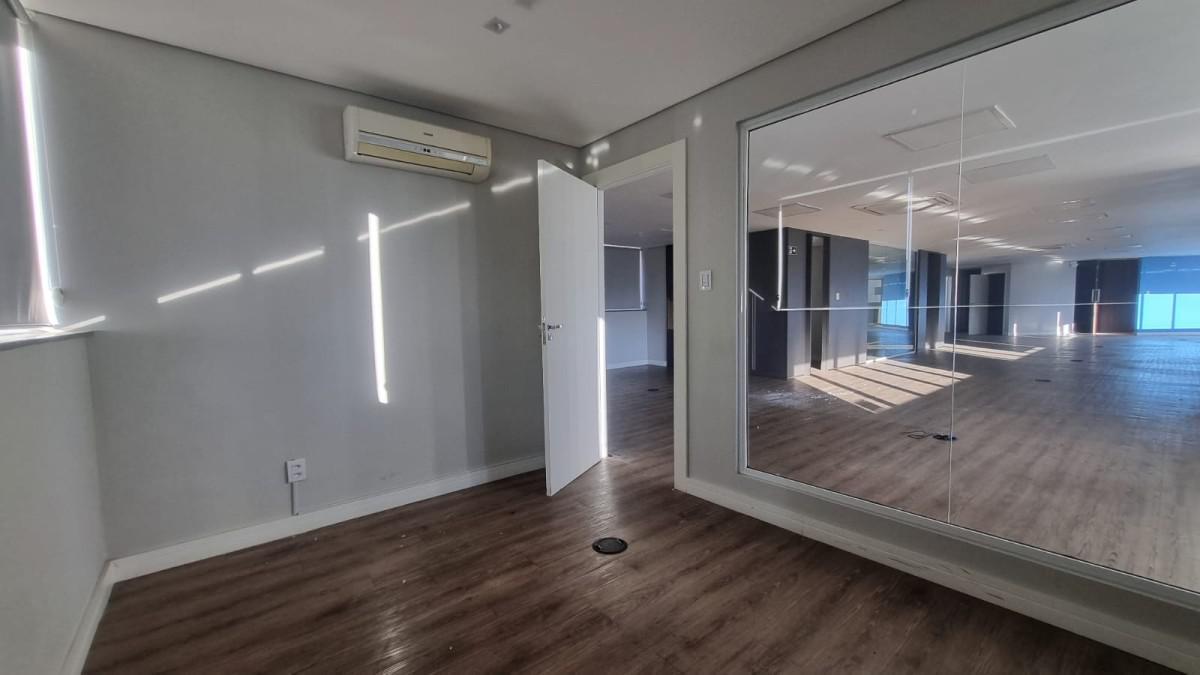 Sala, Savassi, 0 Quarto, 8 Vagas