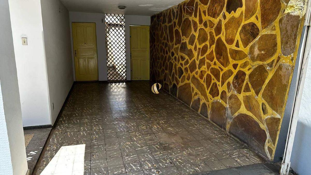 Casa, Centro, 4 Quartos, 2 Vagas, 1 Suíte