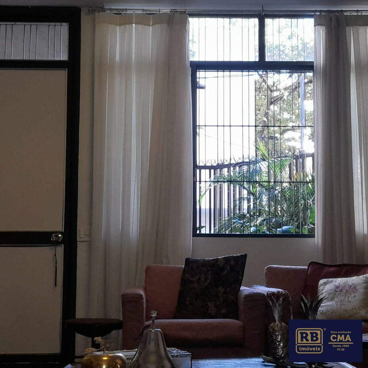 Casa, Funcionários, 5 Quartos, 4 Vagas, 1 Suíte