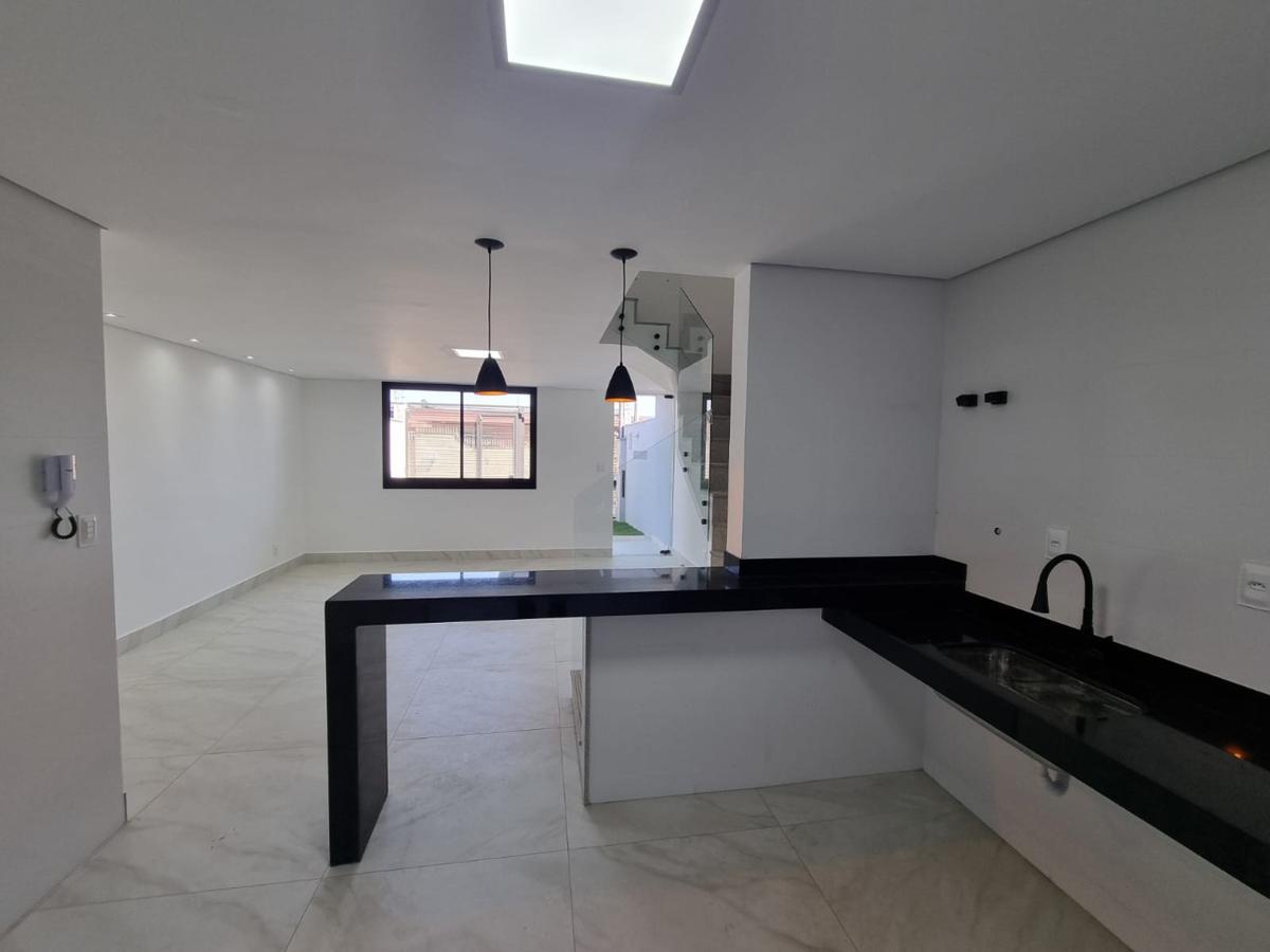 Casa, Planalto, 3 Quartos, 2 Vagas, 1 Suíte