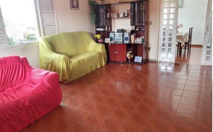 Casa, Novo Glória, 4 Quartos, 8 Vagas, 1 Suíte