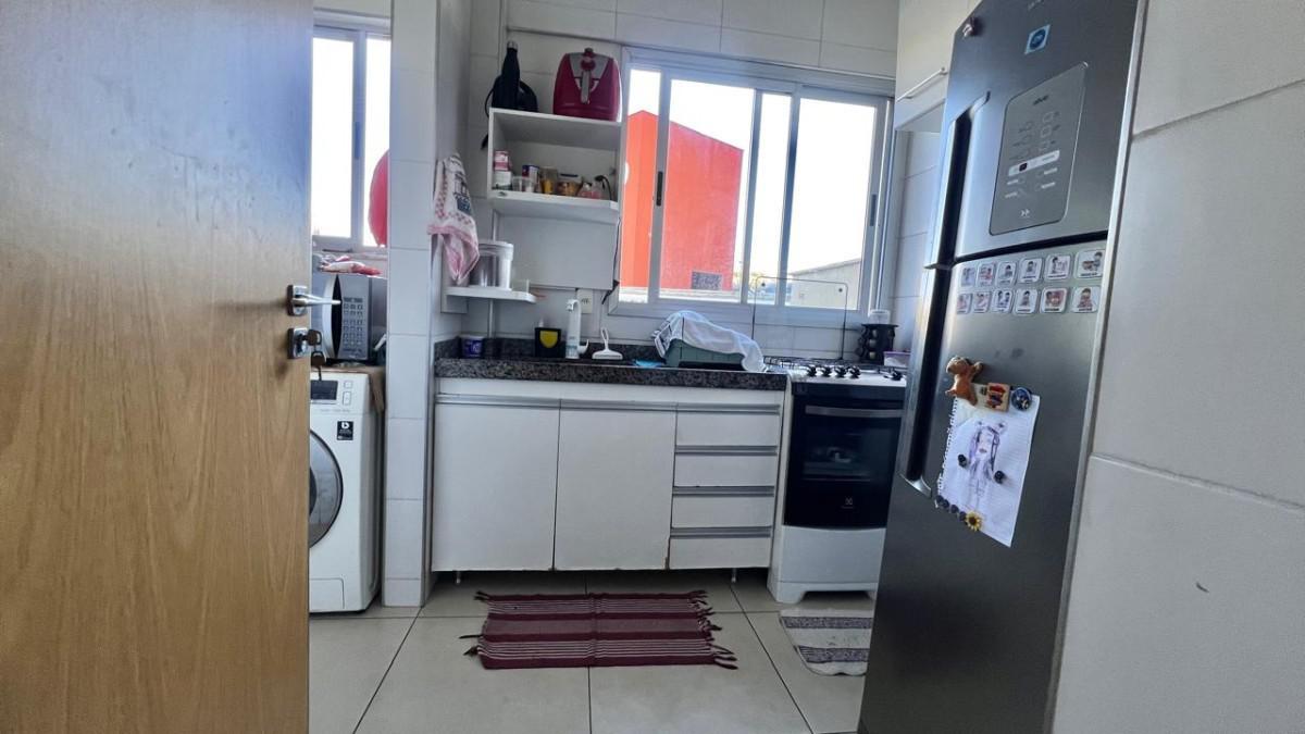 Apartamento, Santa Margarida (barreiro), 2 Quartos, 2 Vagas, 1 Suíte