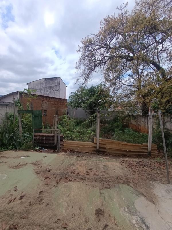 Casa, Centro, 3 Quartos, 2 Vagas