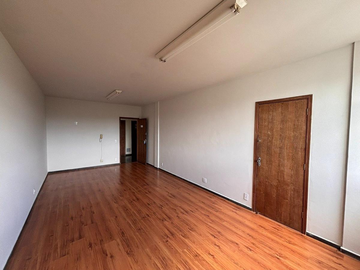 Sala, São José, 0 Quarto, 0 Vaga