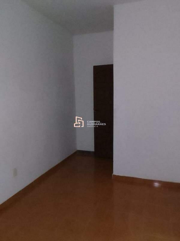 Casa, Industrial, 4 Quartos, 2 Vagas, 1 Suíte