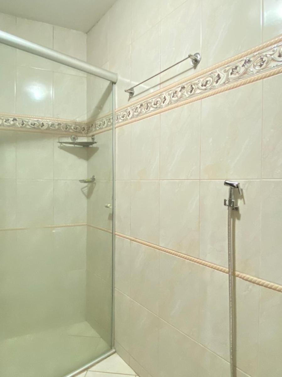 Casa, Itapoã, 6 Quartos, 3 Vagas, 1 Suíte