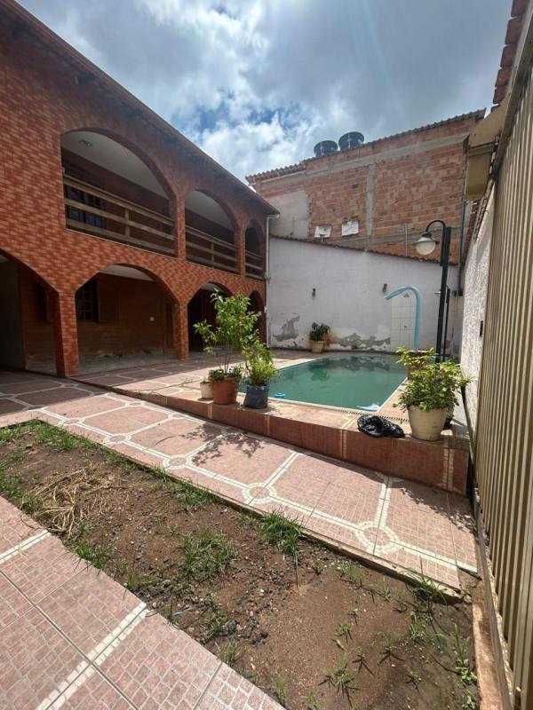 Casa, Nações Unidas, 5 Quartos, 0 Vaga, 4 Suítes