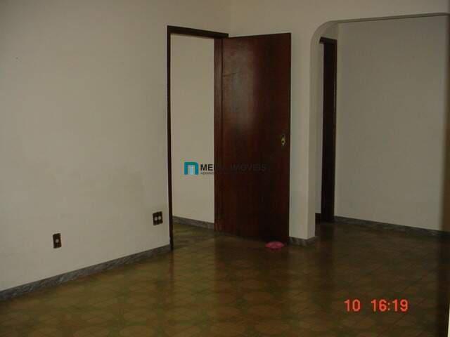 Casa, Floresta, 3 Quartos, 4 Vagas, 3 Suítes