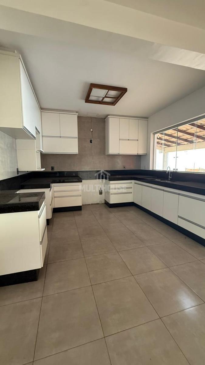 Casa, Castelo, 4 Quartos, 4 Vagas, 4 Suítes