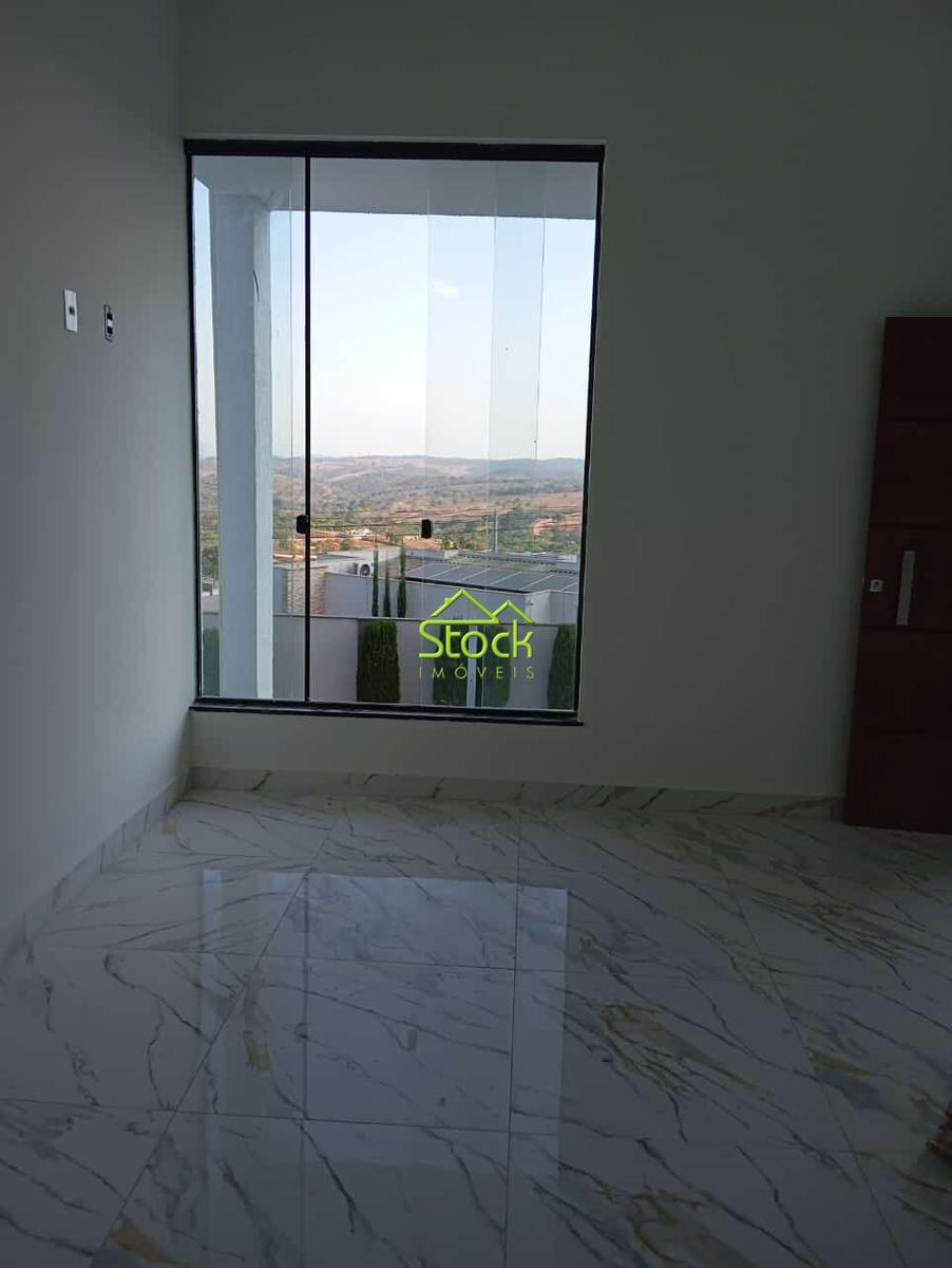 Casa, Shalimar, 3 Quartos, 4 Vagas, 1 Suíte