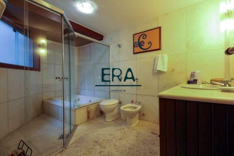 Casa, Serra, 4 Quartos, 5 Vagas, 1 Suíte