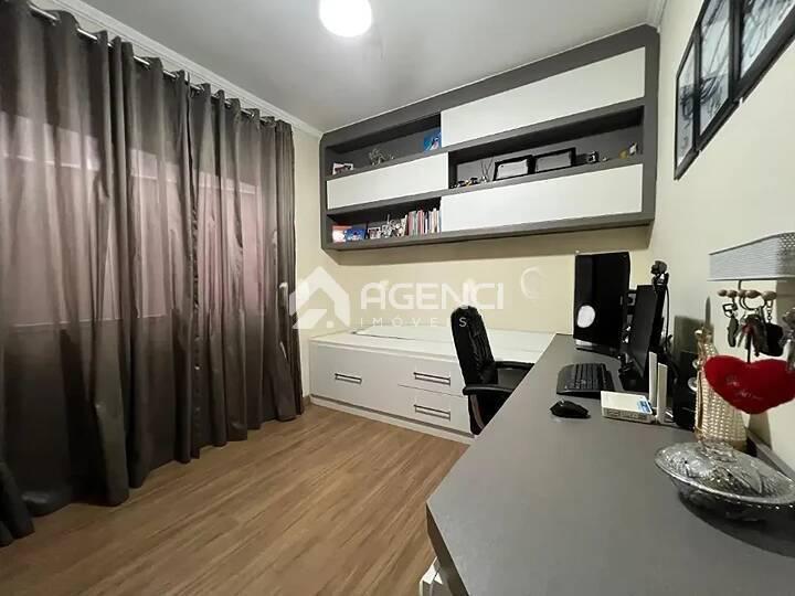 Casa, Cabral, 3 Quartos, 0 Vaga, 1 Suíte