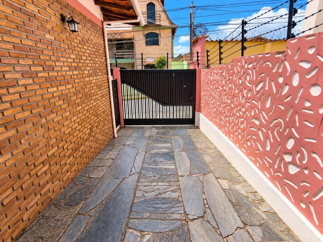 Casa, Jaraguá, 5 Quartos, 4 Vagas, 1 Suíte