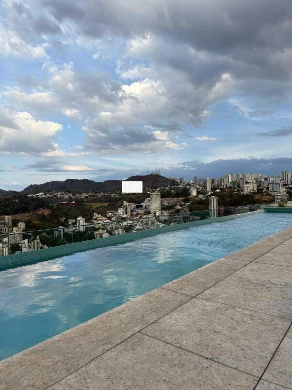 Apartamento, Estoril, 2 Quartos, 0 Vaga, 2 Suítes