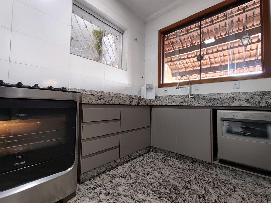 Casa, Nova Suíssa, 4 Quartos, 5 Vagas, 4 Suítes