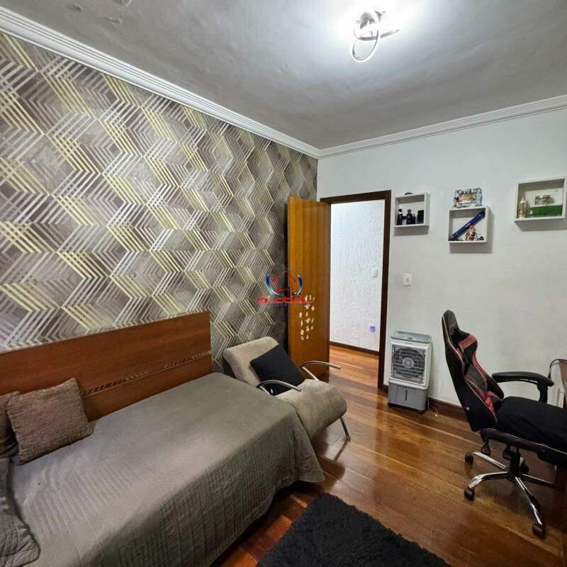 Casa, Castelo, 3 Quartos, 2 Vagas, 1 Suíte