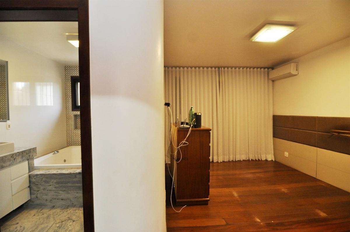 Casa, São Luiz (pampulha), 6 Quartos, 8 Vagas, 2 Suítes