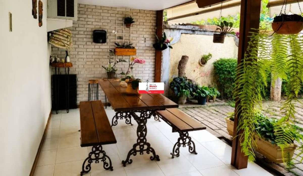 Casa, Luxemburgo, 5 Quartos, 4 Vagas, 2 Suítes