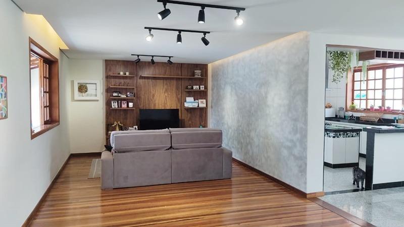 Casa, Braúnas, 3 Quartos, 8 Vagas, 2 Suítes