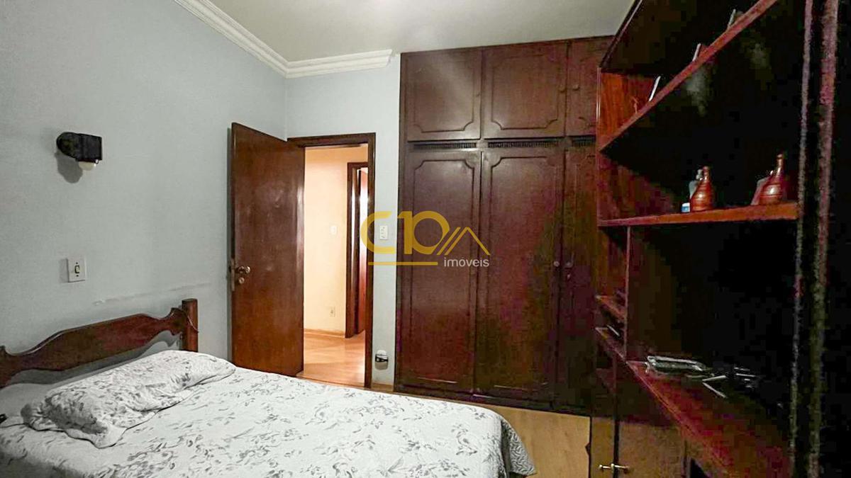 Casa, Cidade Nova, 7 Quartos, 2 Vagas, 1 Suíte
