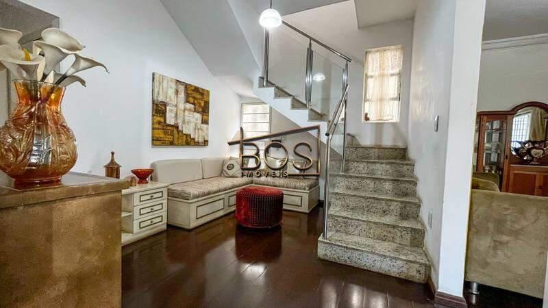 Casa, Serra, 4 Quartos, 2 Vagas, 2 Suítes