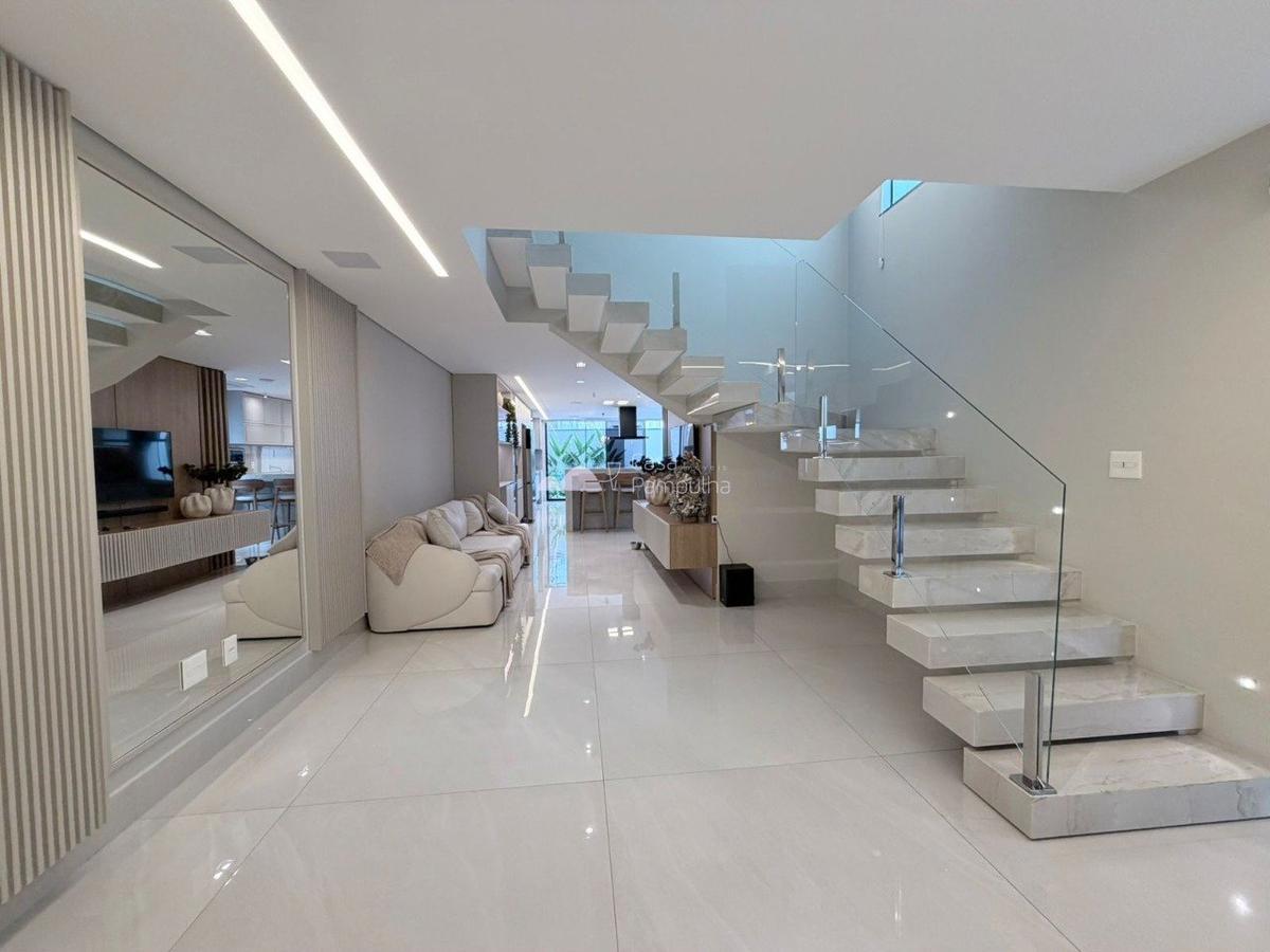 Casa, Planalto, 4 Quartos, 4 Vagas, 3 Suítes