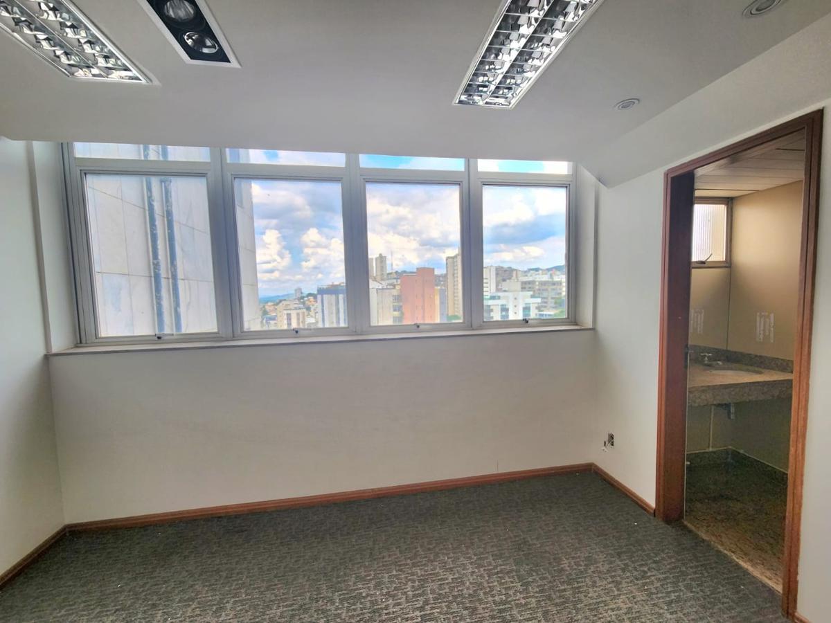 Andar, Centro, 0 Quarto, 11 Vagas