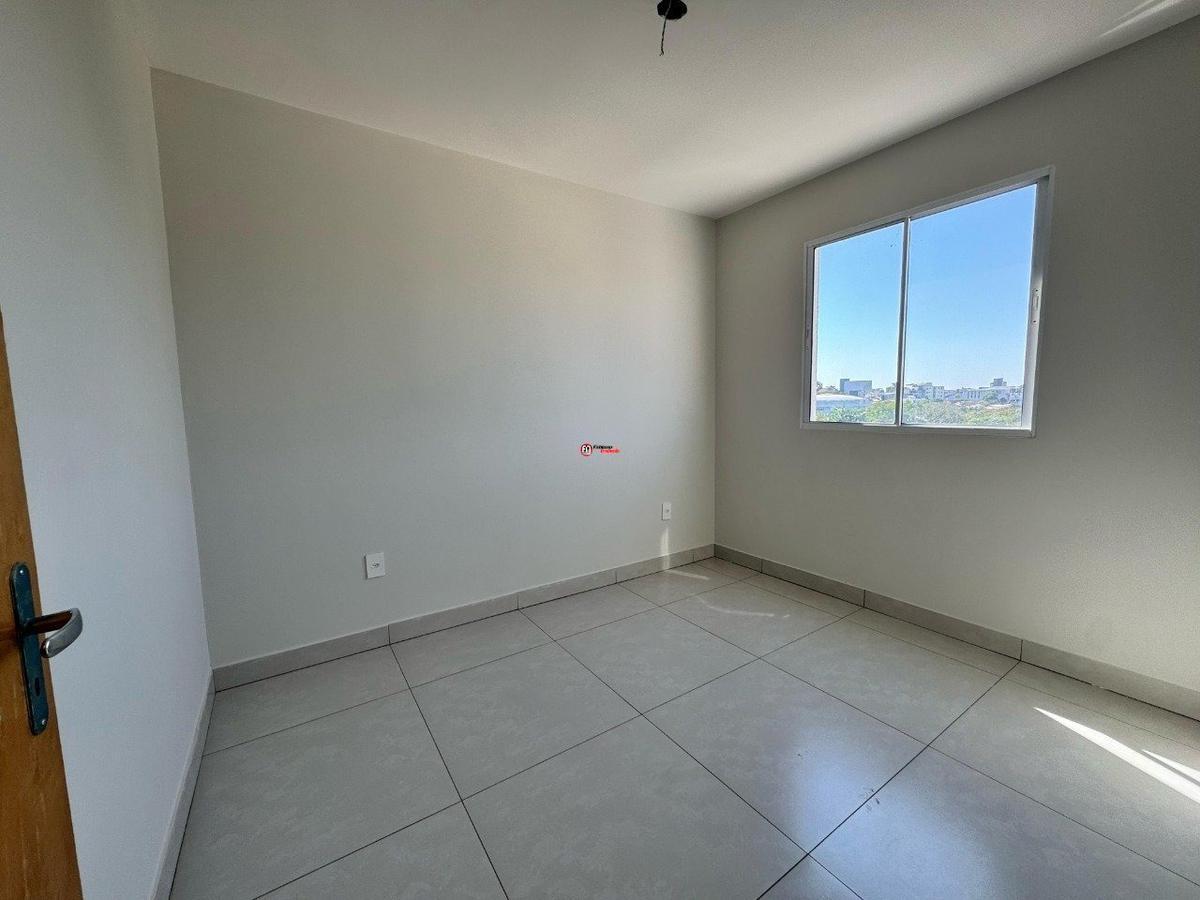Apartamento, Santa Mônica, 2 Quartos, 1 Vaga