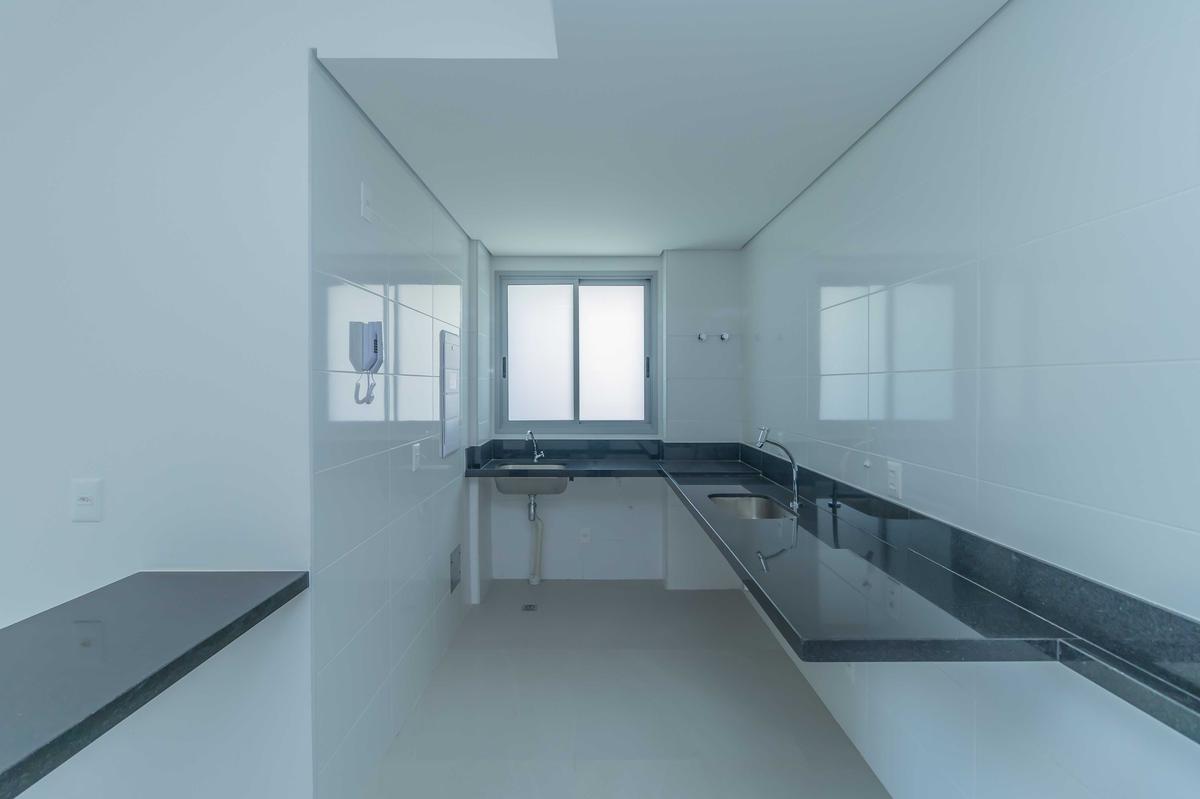 Apartamento, Sagrada Família, 3 Quartos, 2 Vagas, 1 Suíte