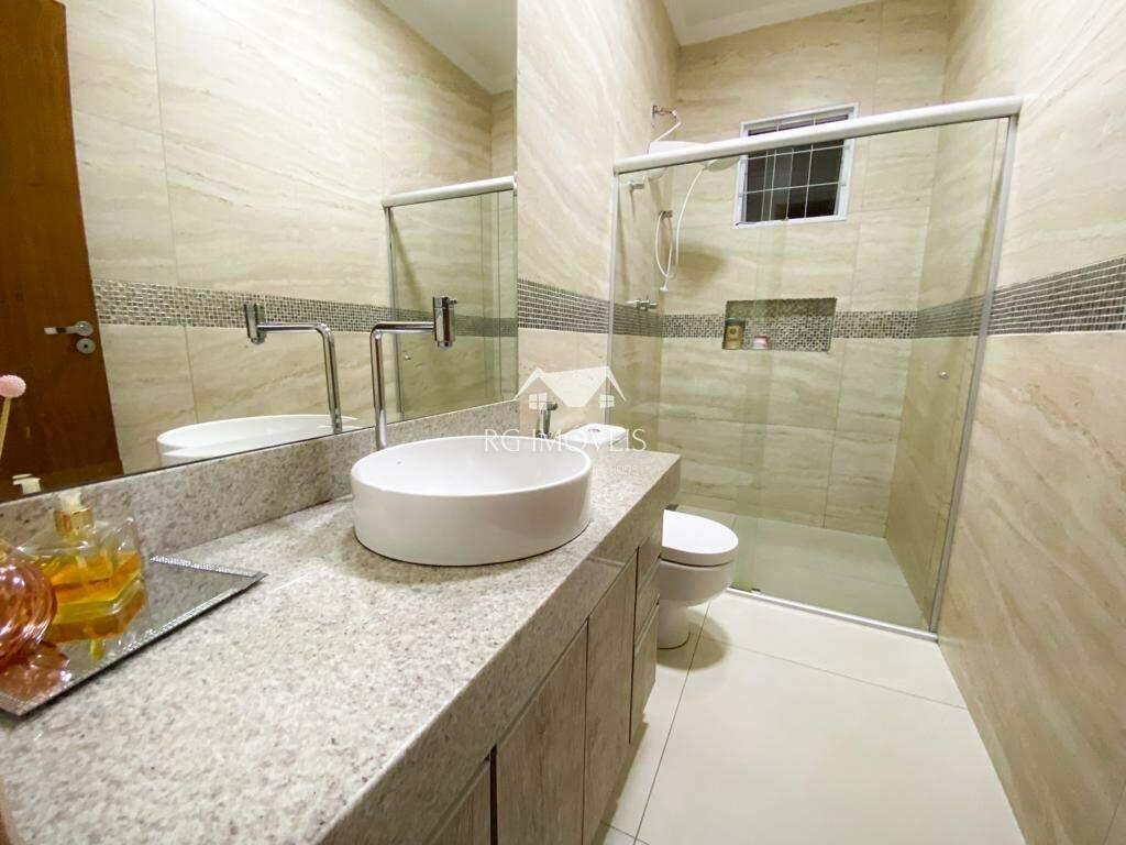 Casa, Milionários, 3 Quartos, 5 Vagas, 1 Suíte