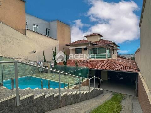 Casa, Camargos, 3 Quartos, 0 Vaga, 2 Suítes