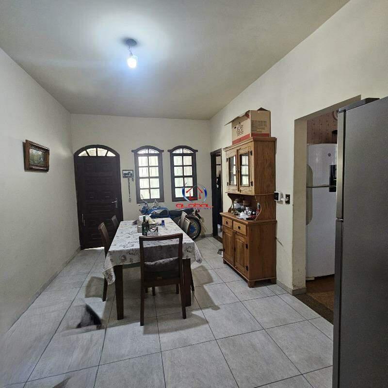 Casa, Braúnas, 4 Quartos, 7 Vagas, 1 Suíte