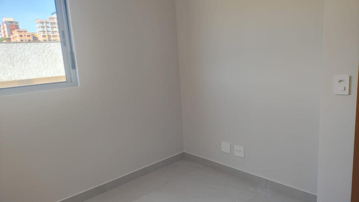 Apartamento, Barreiro, 3 Quartos, 2 Vagas, 1 Suíte