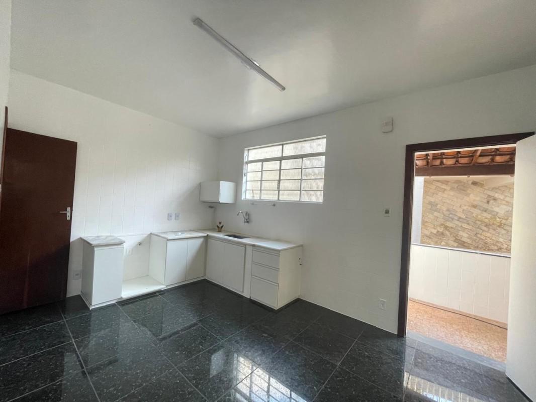 Casa, Floresta, 5 Quartos, 4 Vagas, 1 Suíte