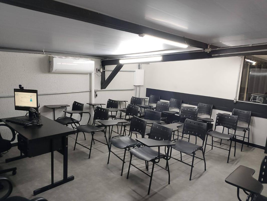 Sala, Cidade Nova, 0 Quarto, 10 Vagas