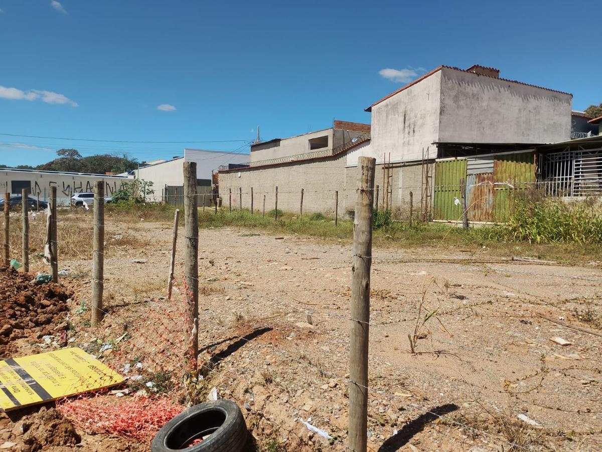 Lote, Céu Azul, 0 Quarto, 0 Vaga