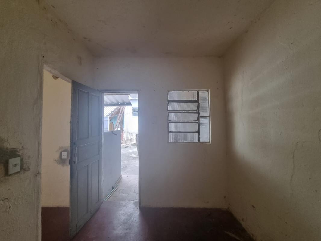 Quitinete, Industrial, 1 Quarto, 0 Vaga