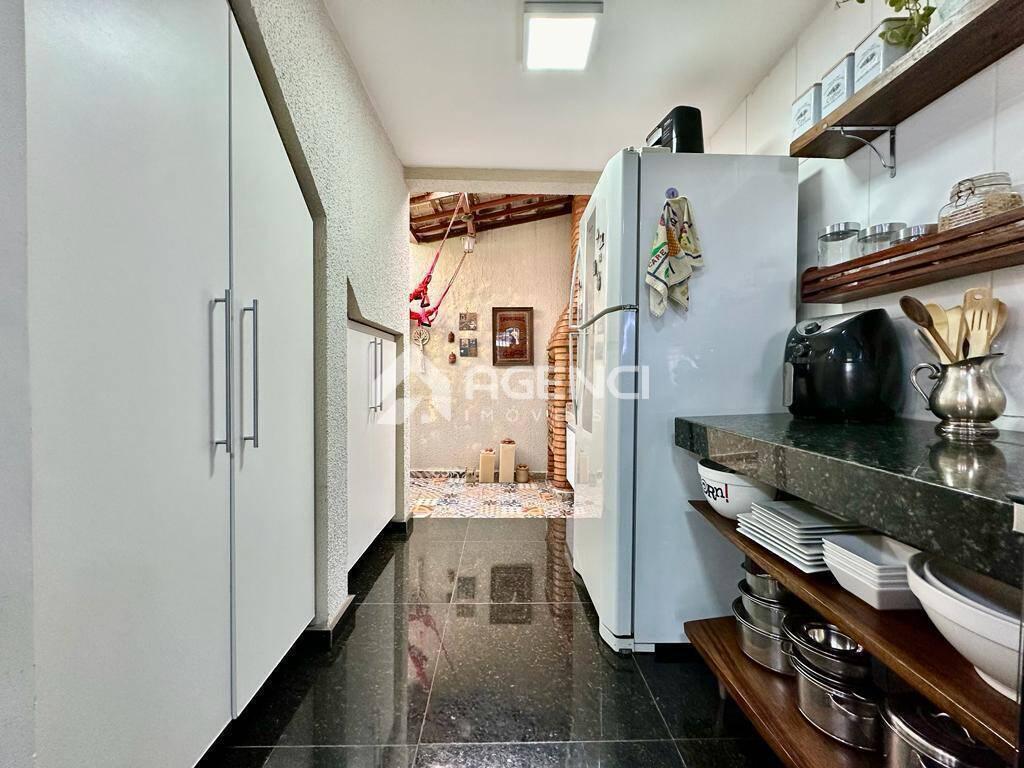 Casa, Cabral, 3 Quartos, 0 Vaga, 2 Suítes