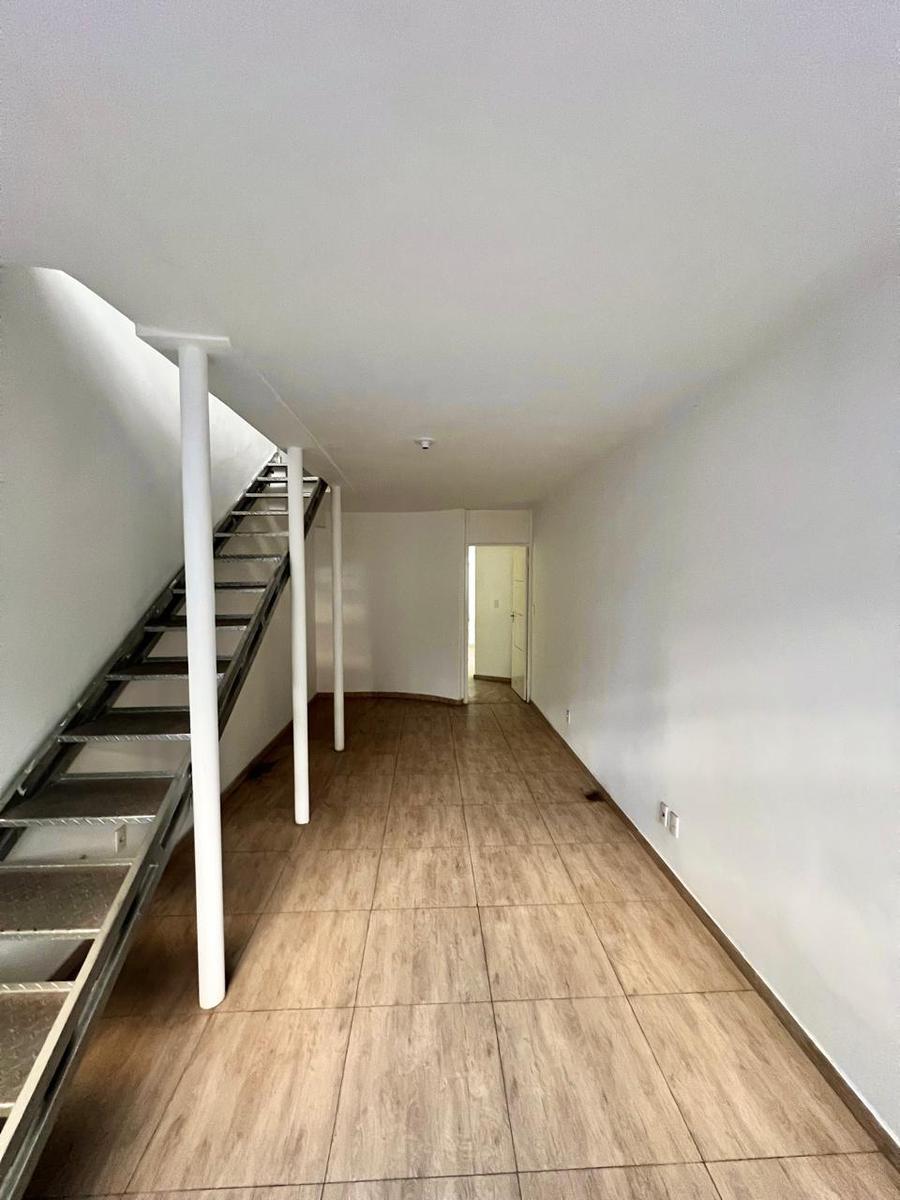 Sala, Centro, 2 Quartos, 0 Vaga, 1 Suíte