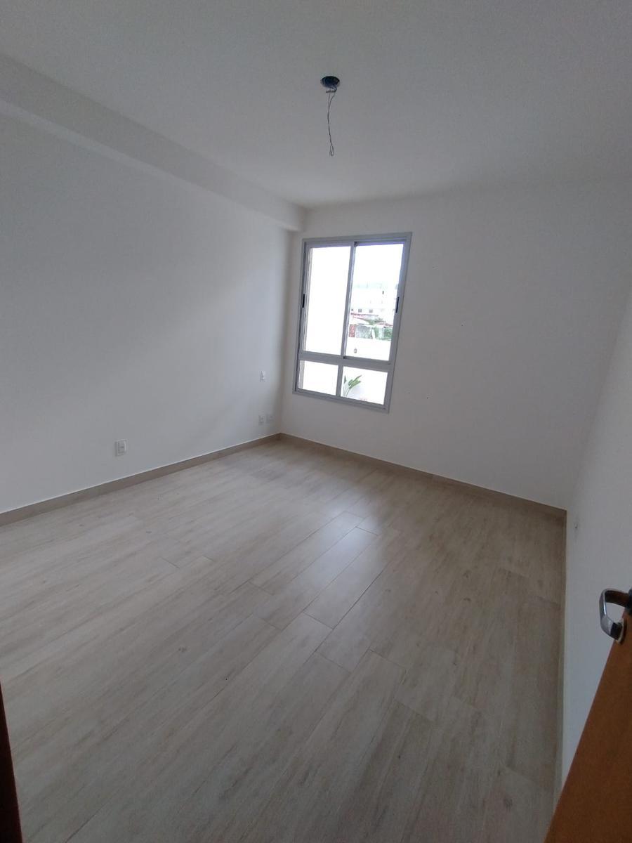 Casa, Centro, 3 Quartos, 2 Vagas, 1 Suíte