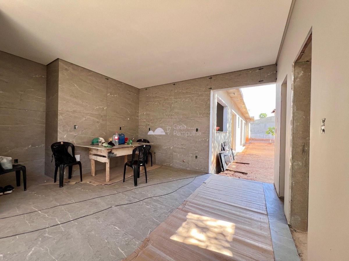 Casa, Trevo, 4 Quartos, 3 Vagas, 3 Suítes