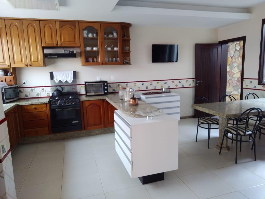 Casa, Jardim América, 3 Quartos, 5 Vagas, 1 Suíte