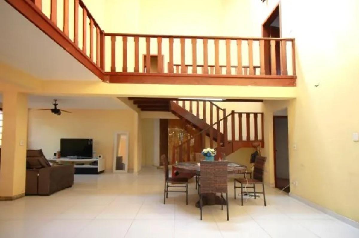 Casa, Santa Lúcia, 6 Quartos, 3 Vagas, 1 Suíte